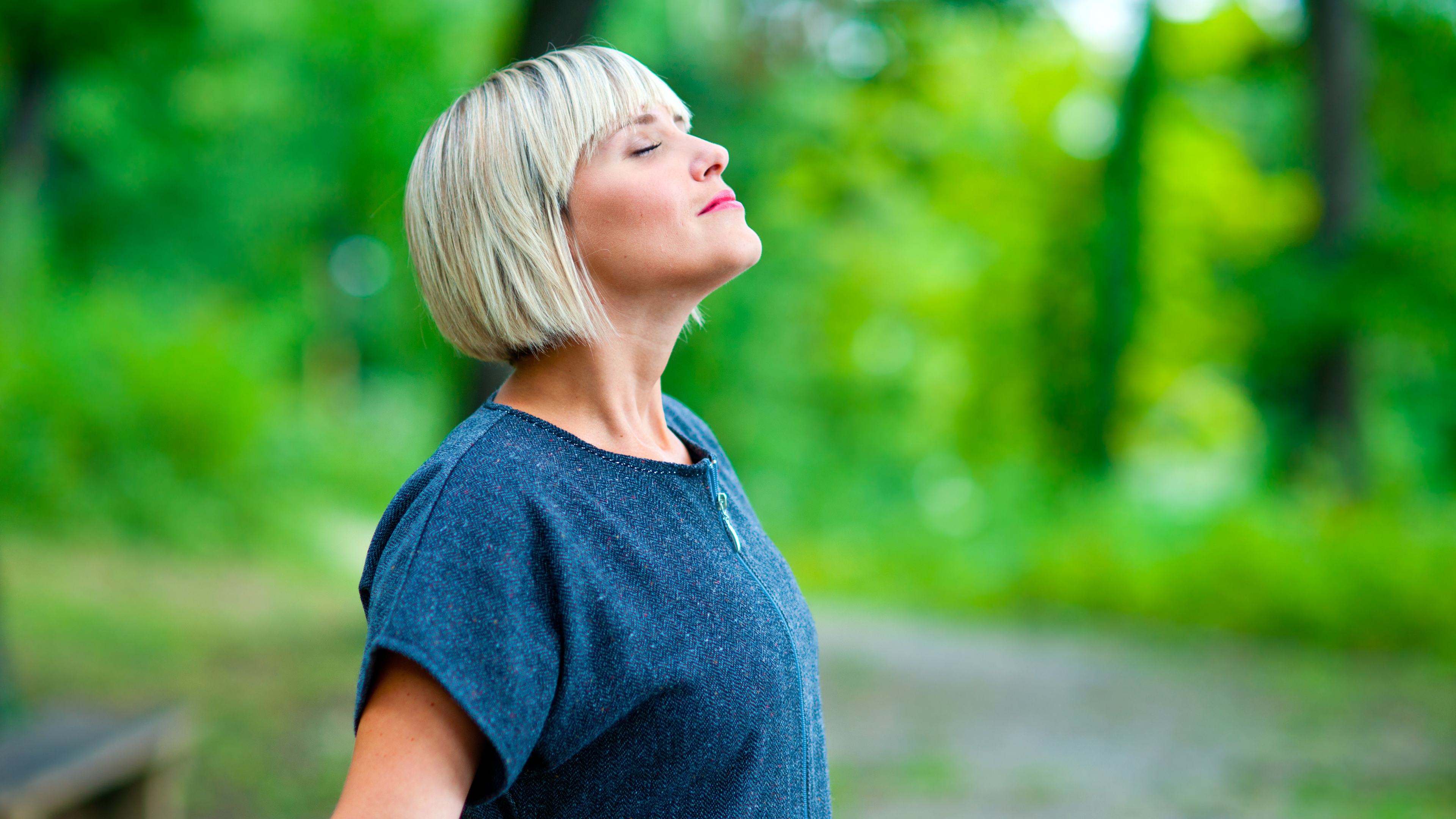 Grounded and Glowing: Why More People Are Turning to Earthing for Health